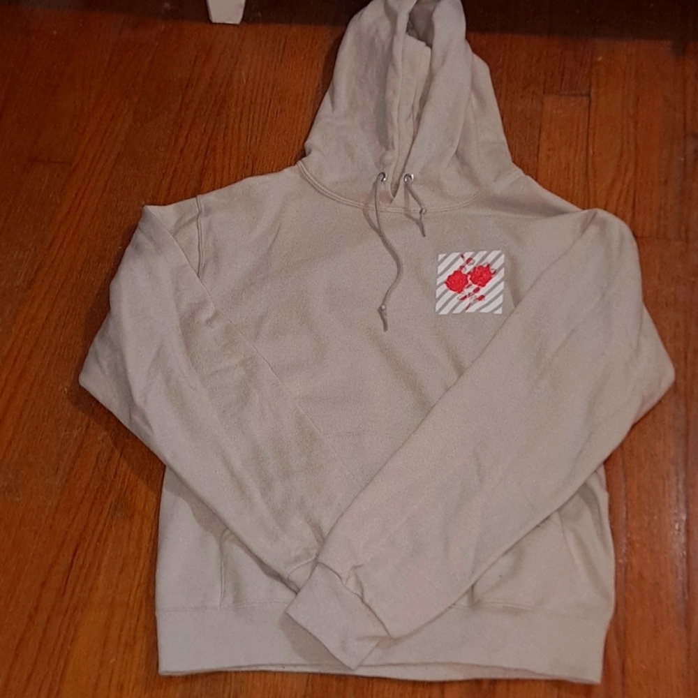 Cute sweatshirt with rose detail